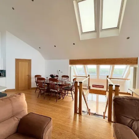 Caledonian House - Newquay *