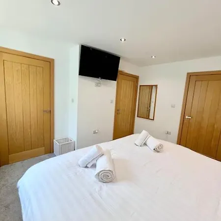 Caledonian House - Newquay